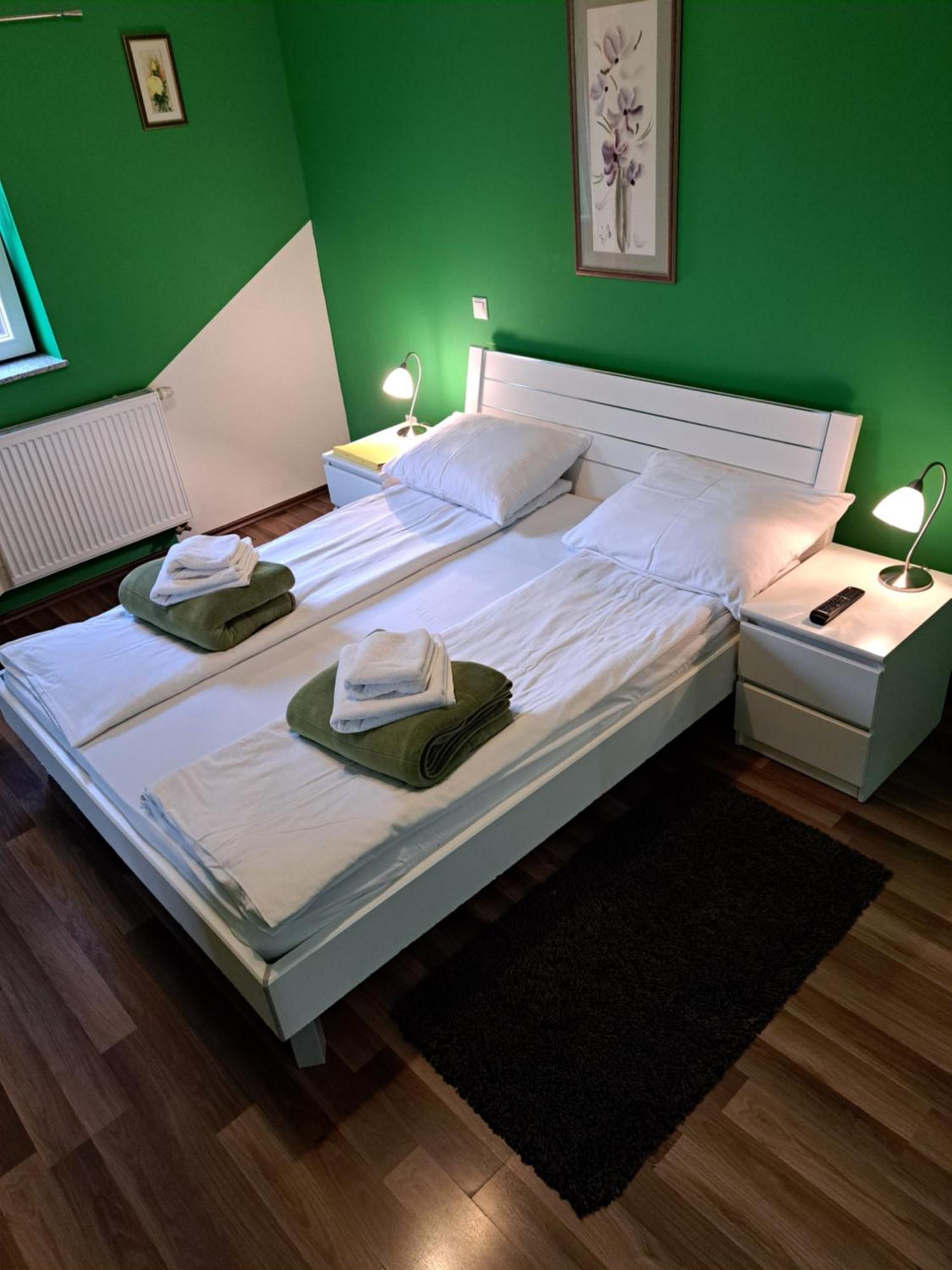 Rooms Modrusan スルニュ エクステリア 写真